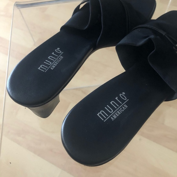 MUNRO AMERICAN Jill Black Wedge Stretch Slides 9.5 - Picture 8 of 12